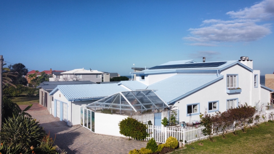 4 Bedroom Property for Sale in Outeniqua Strand Western Cape